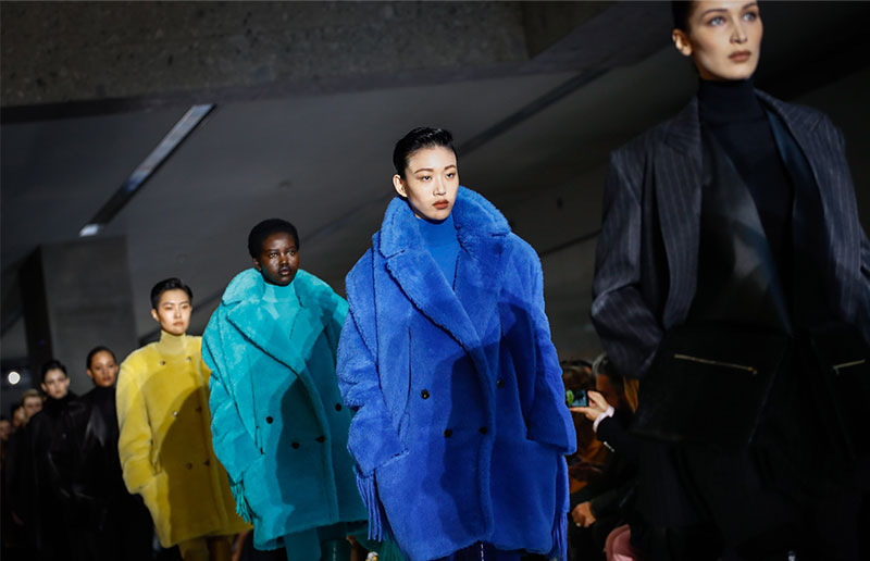 막스마라 FW 2019: 화려함의 정치